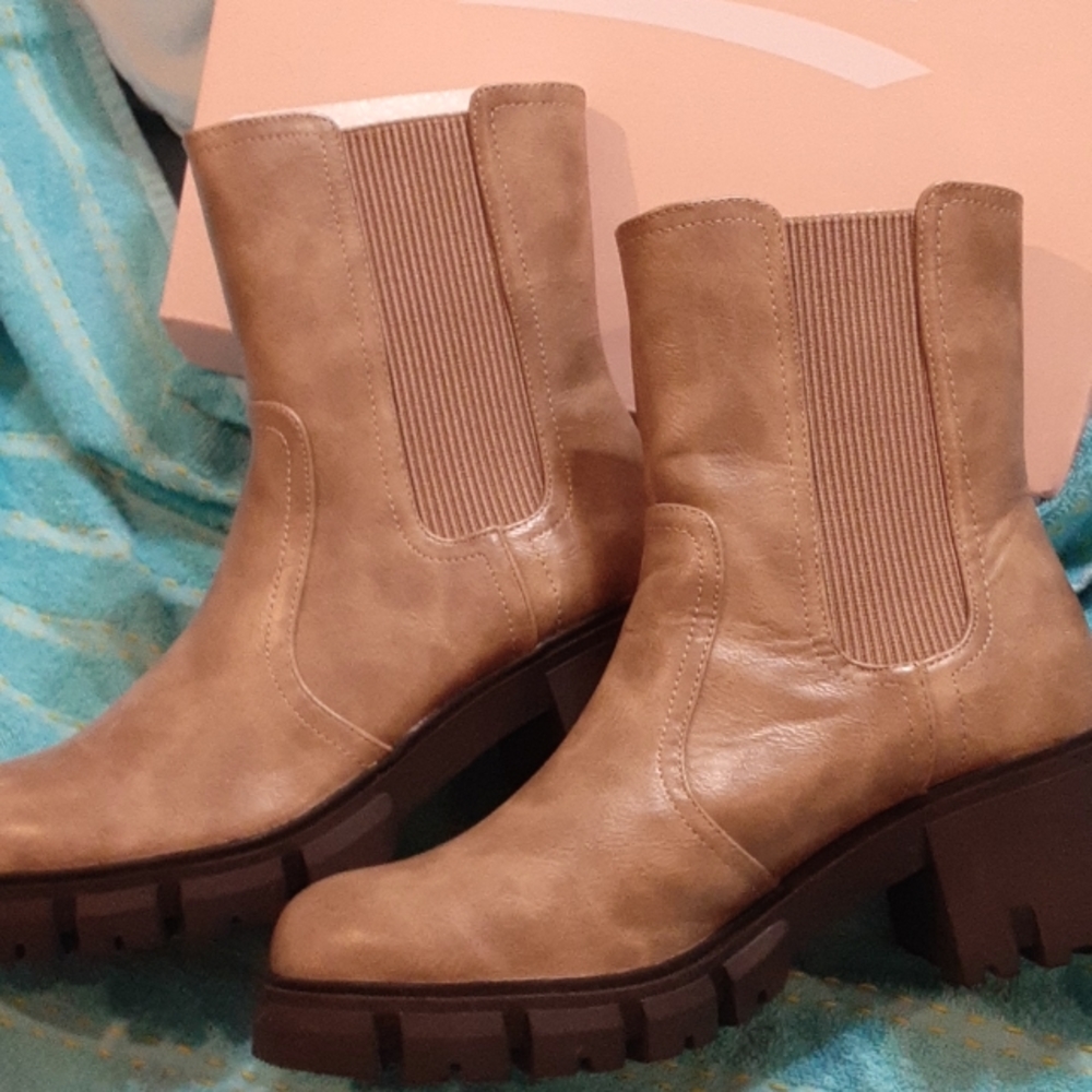 Taupe Pull on Short Boots